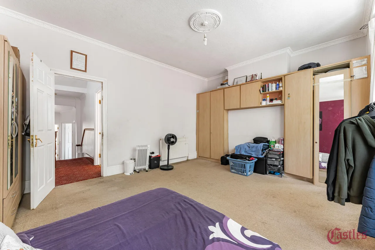 Lea Bridge Road, London, E5, photo 11