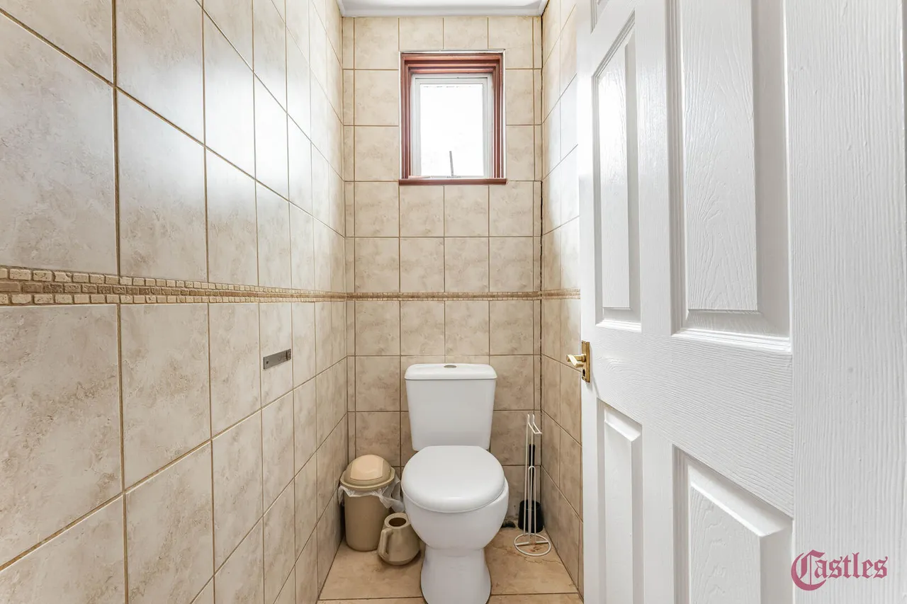 Lea Bridge Road, London, E5, photo 20