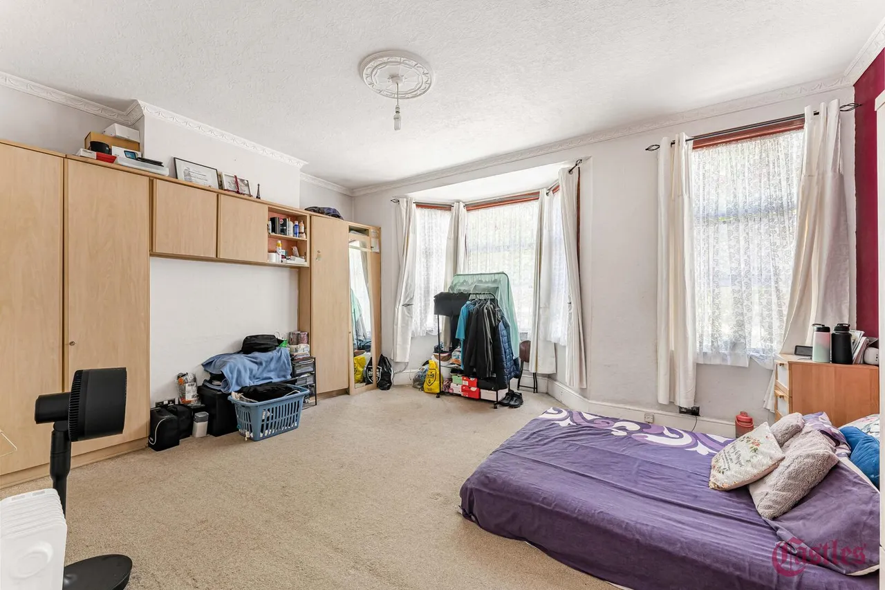 Lea Bridge Road, London, E5, photo 10