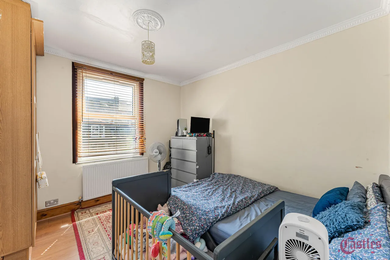 Lea Bridge Road, London, E5, photo 24
