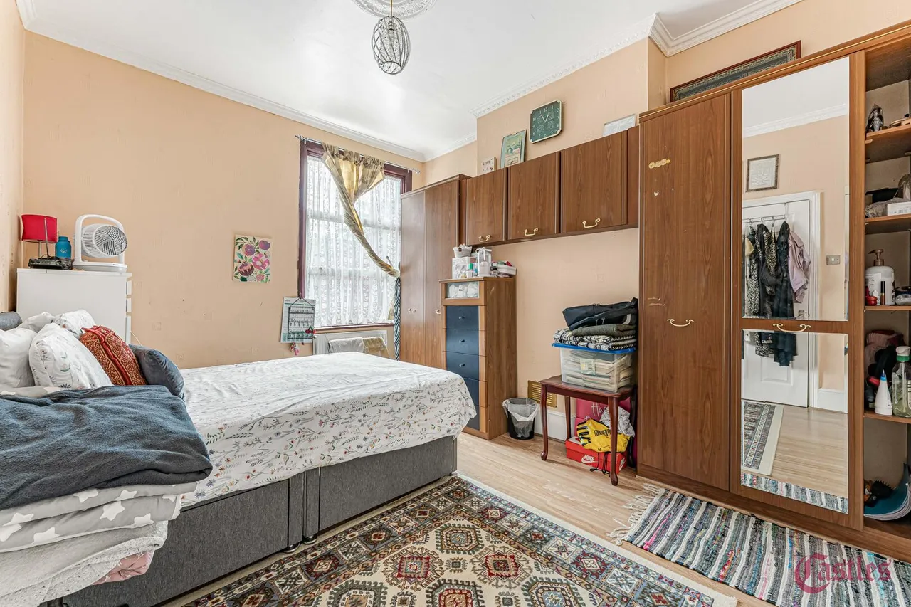 Lea Bridge Road, London, E5, photo 14
