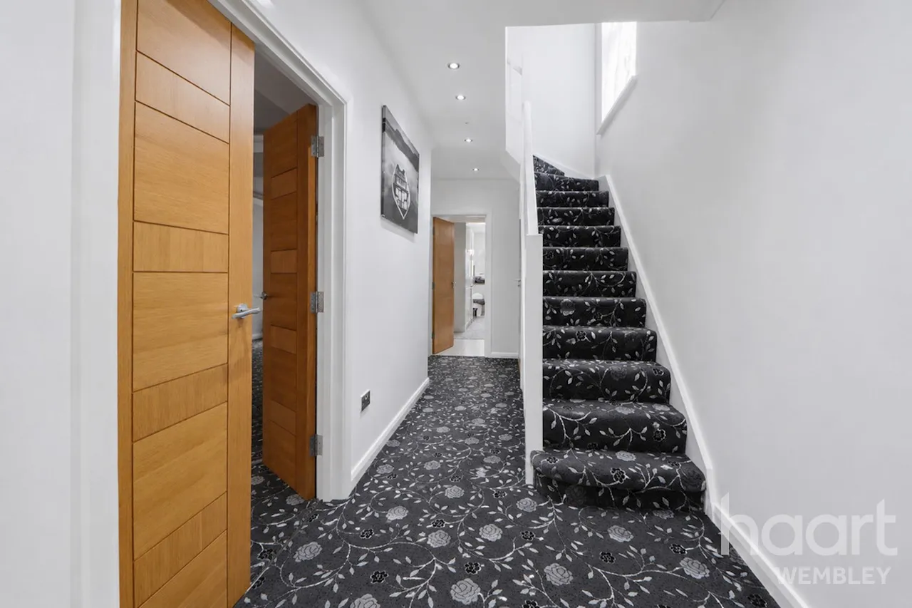 NW9, photo 4