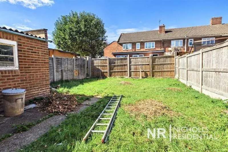 Willcocks Close, Chessington, KT9, photo 3