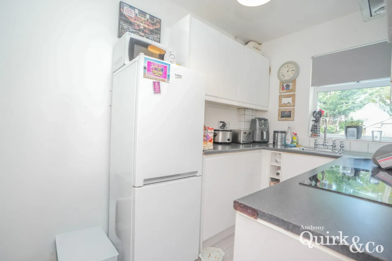 Thisselt Road, Canvey Island, SS8, photo 5