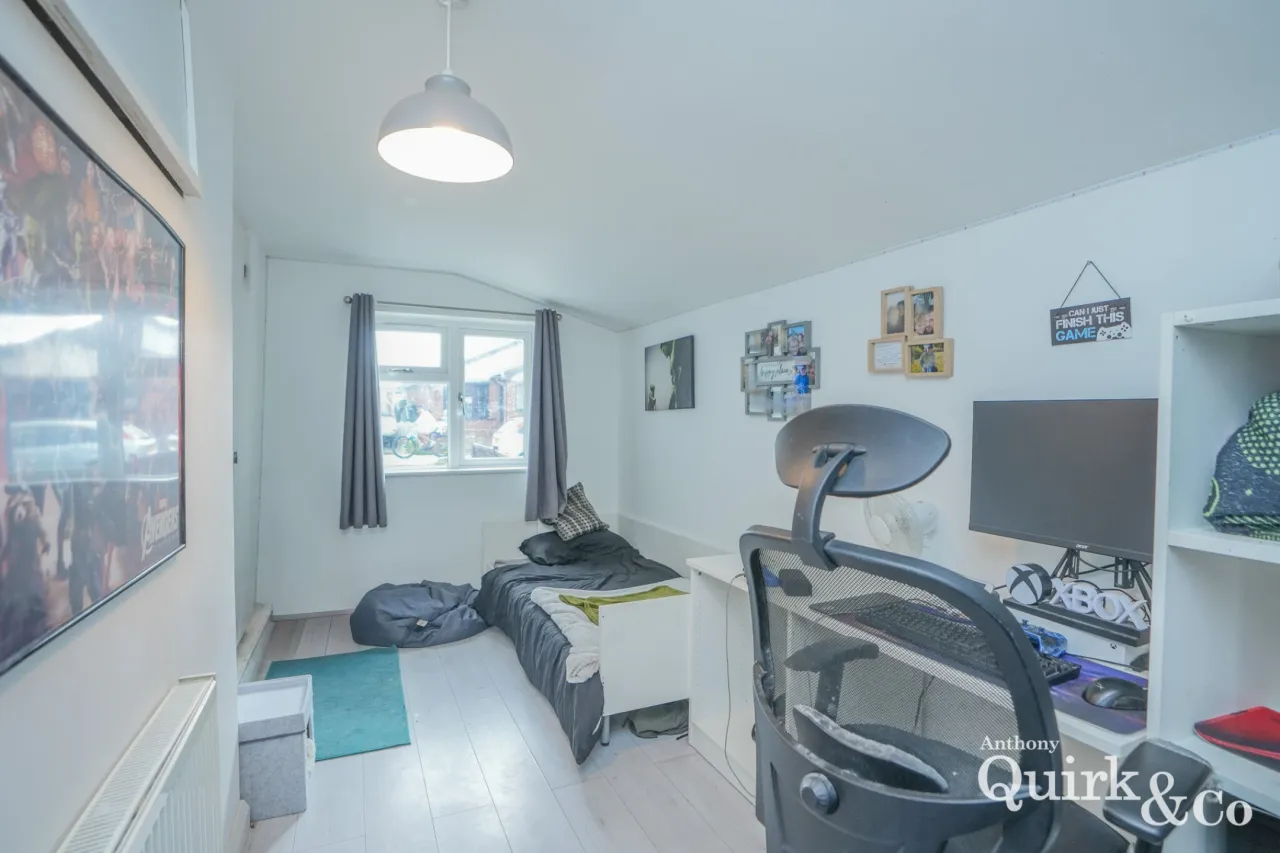 Thisselt Road, Canvey Island, SS8, photo 8