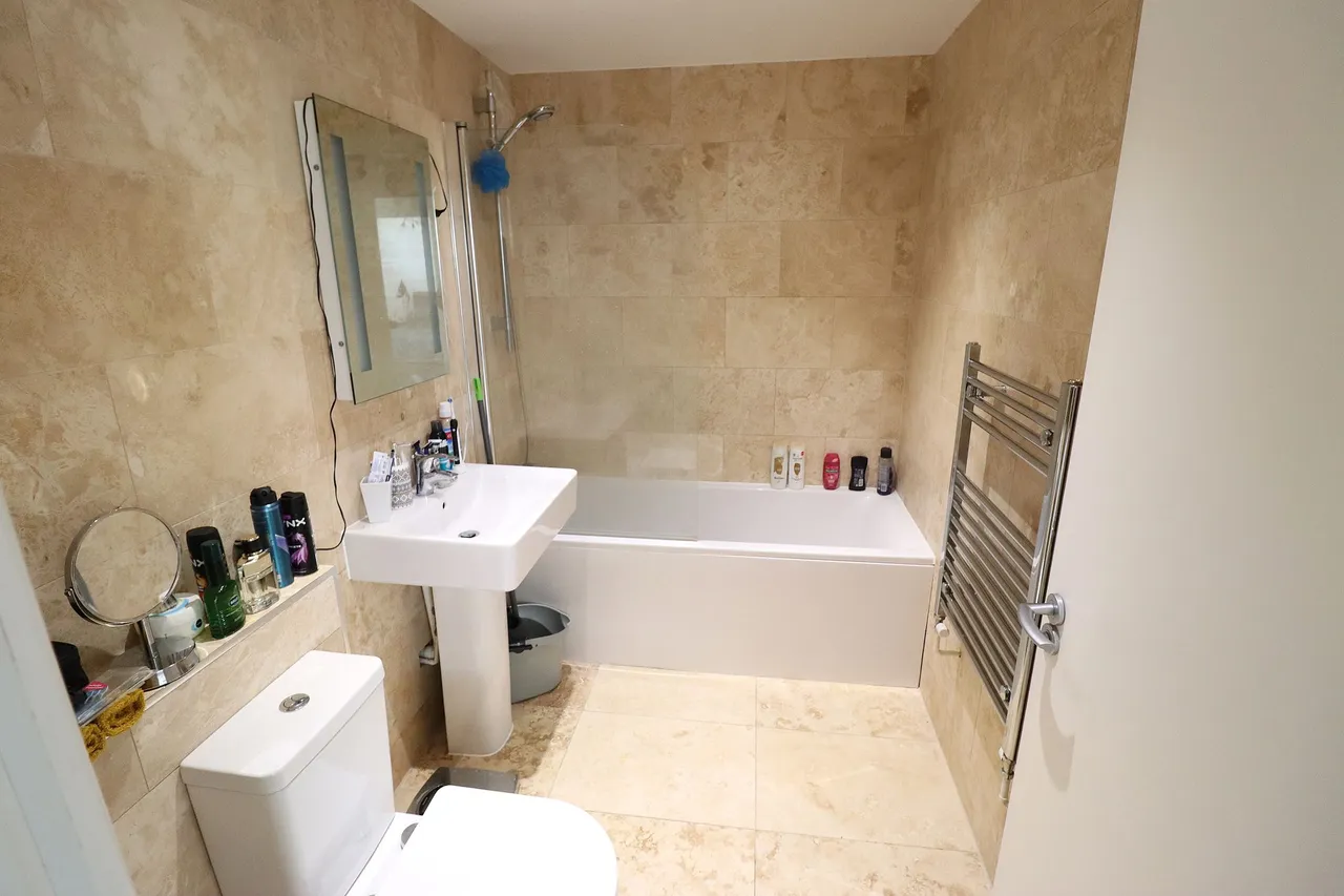 High Street, Rayleigh, SS6, photo 6