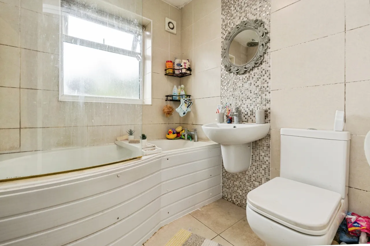 Hallows Avenue, Warrington, WA2, photo 14