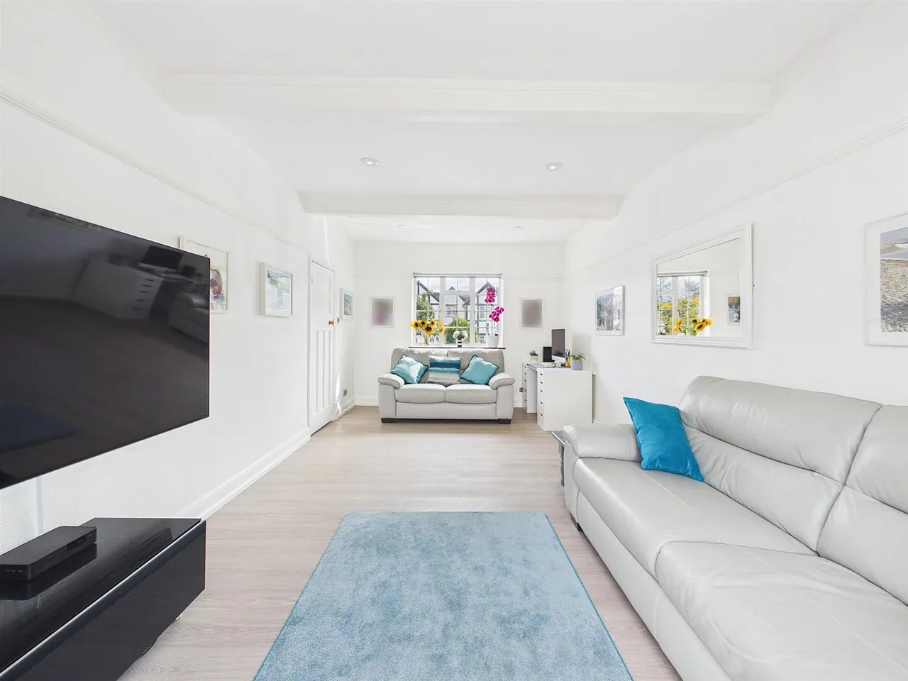 Meadway, Ruislip, Middlesex, HA4 7QW, photo 2