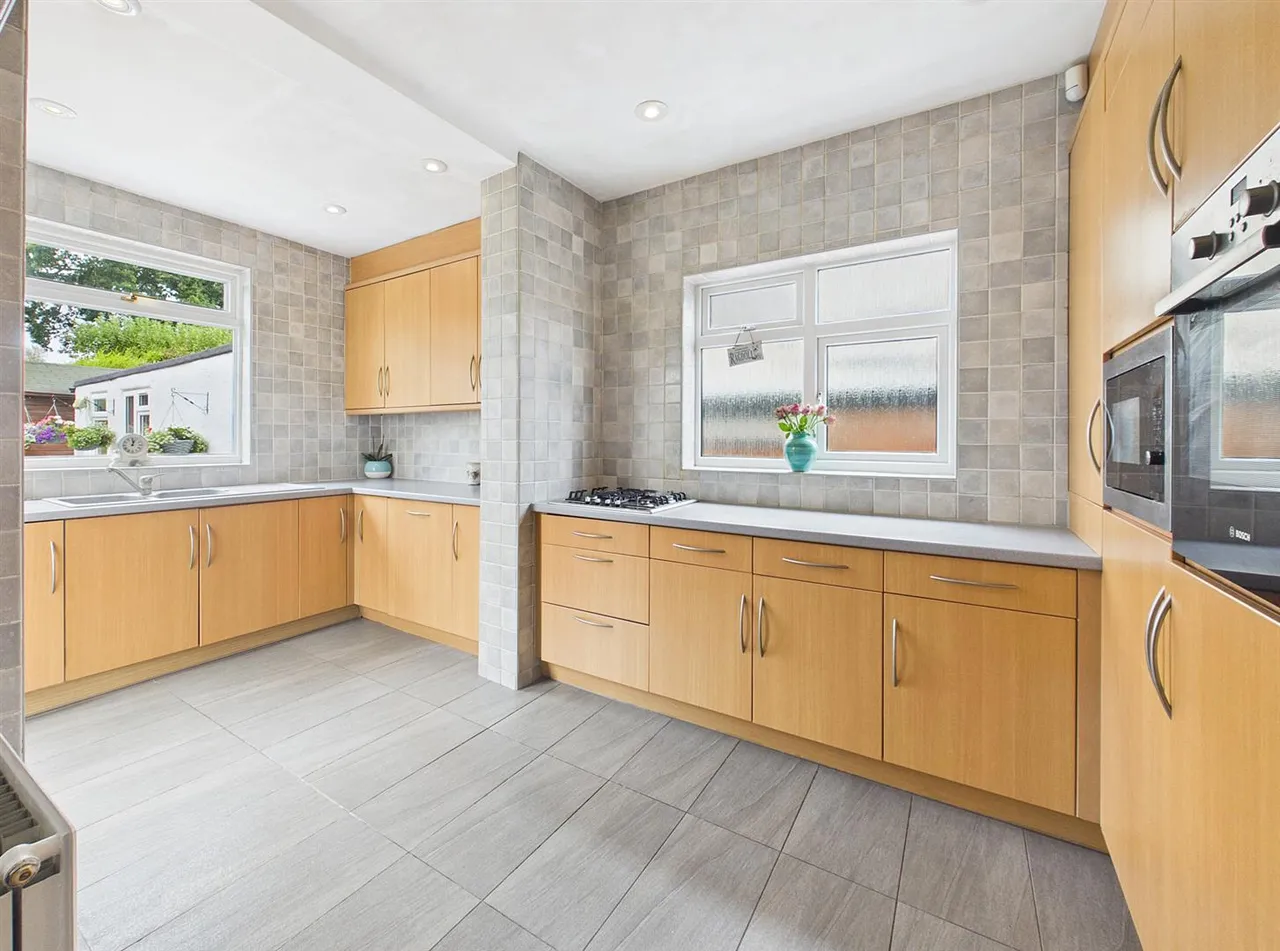Meadway, Ruislip, Middlesex, HA4 7QW, photo 7