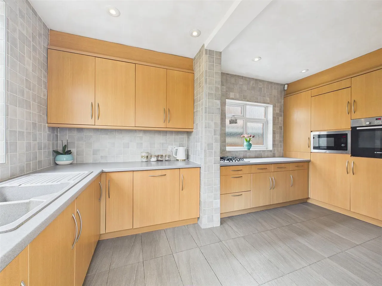 Meadway, Ruislip, Middlesex, HA4 7QW, photo 8