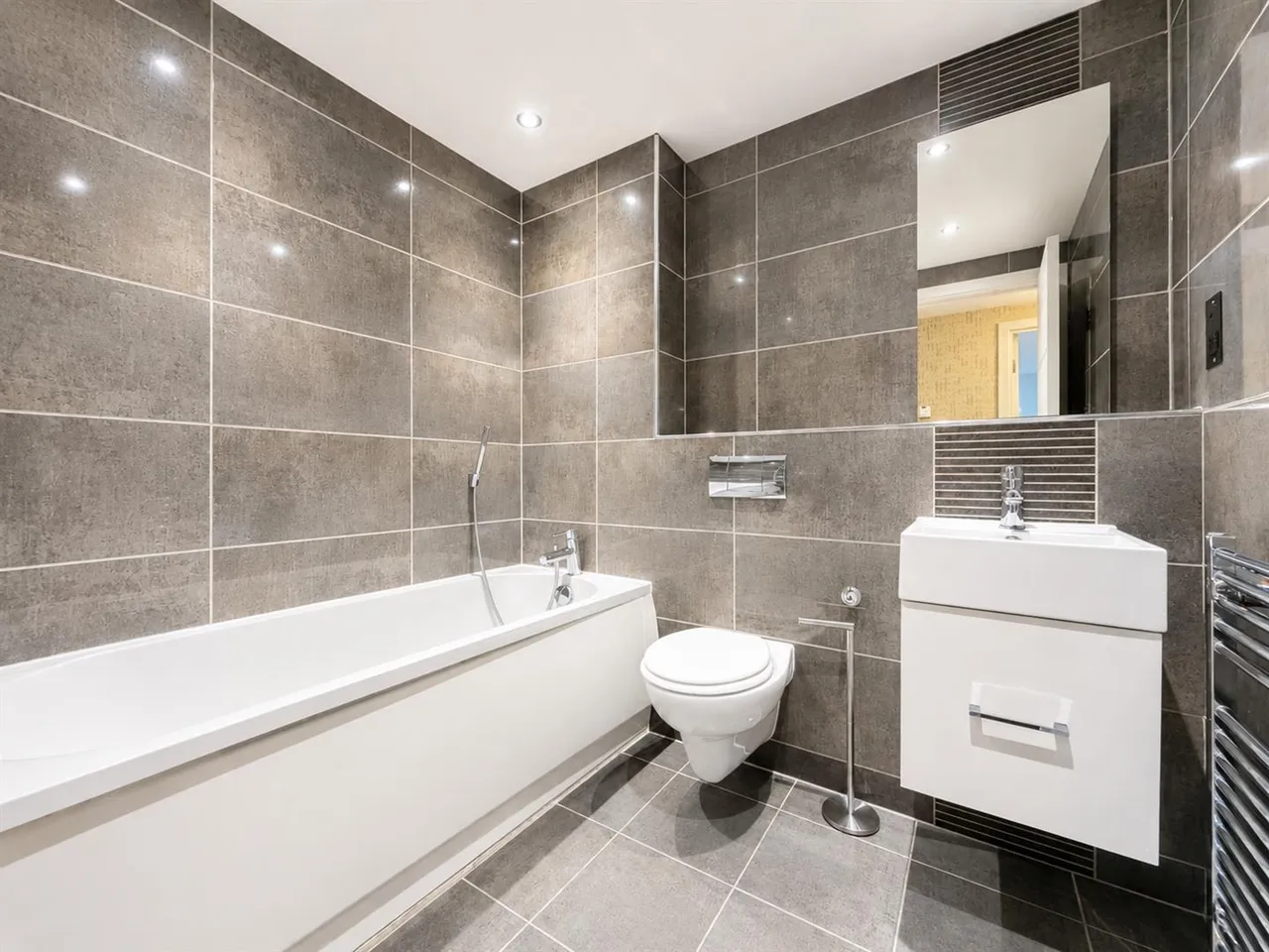 Silvertrees Wynd, Bothwell, G71, photo 12