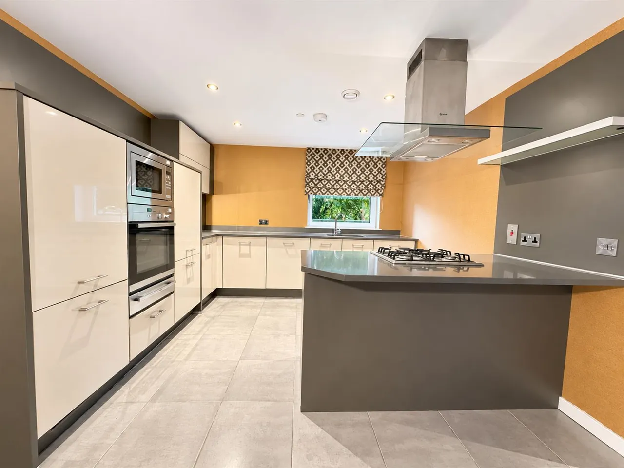 Silvertrees Wynd, Bothwell, G71, photo 3