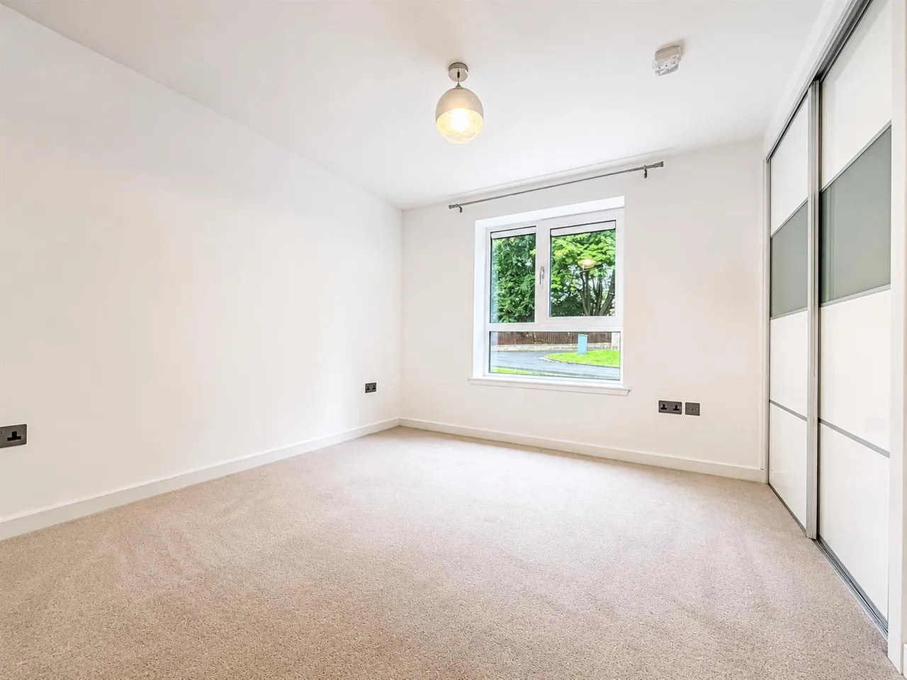 Silvertrees Wynd, Bothwell, G71, photo 11