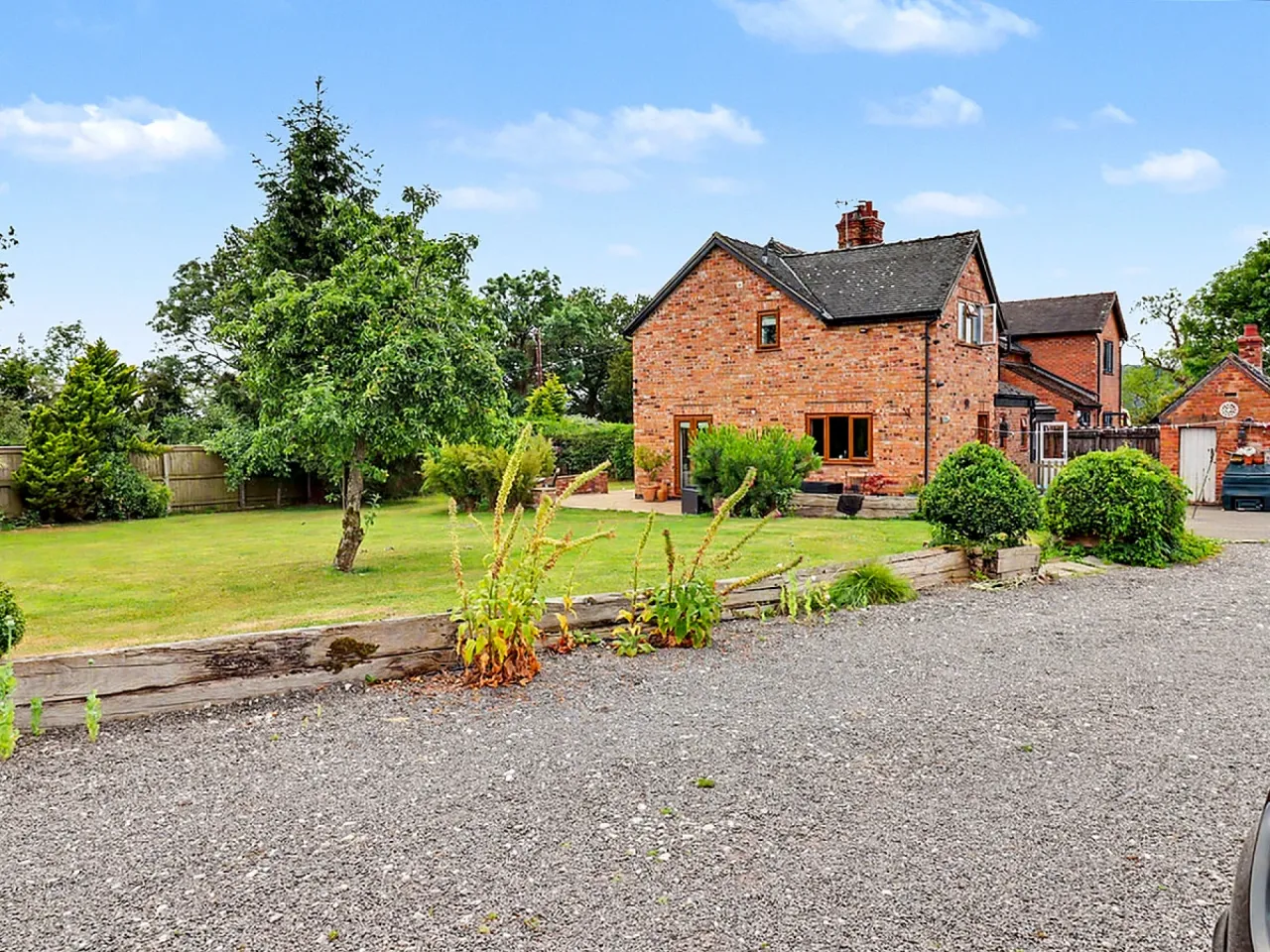Wrexham Road, Tarporley, photo 2