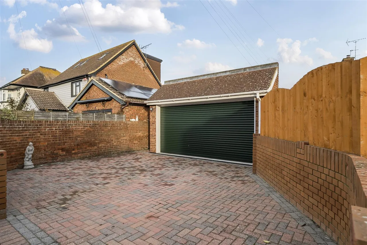 Bowes Avenue, Margate, Kent, CT9 5EP, photo 24