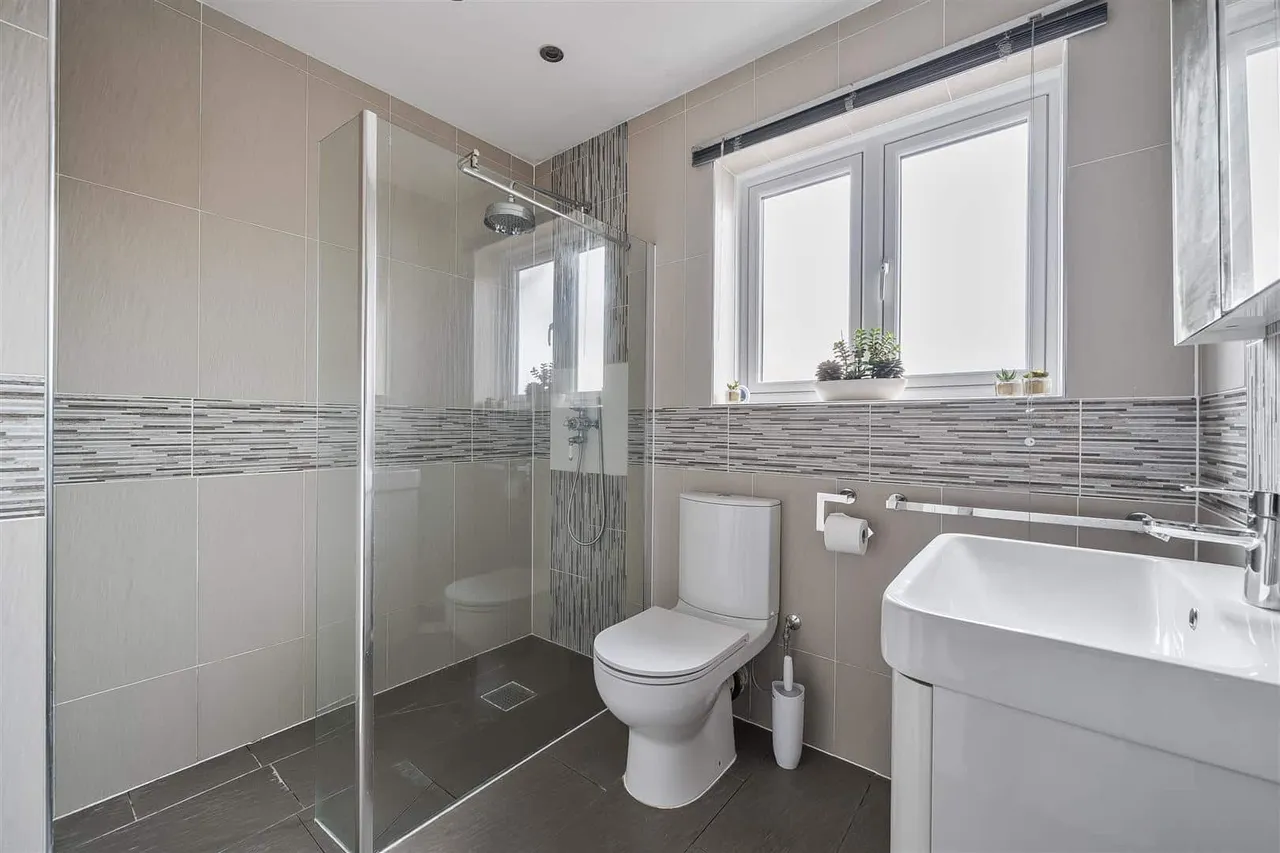 Bowes Avenue, Margate, Kent, CT9 5EP, photo 18