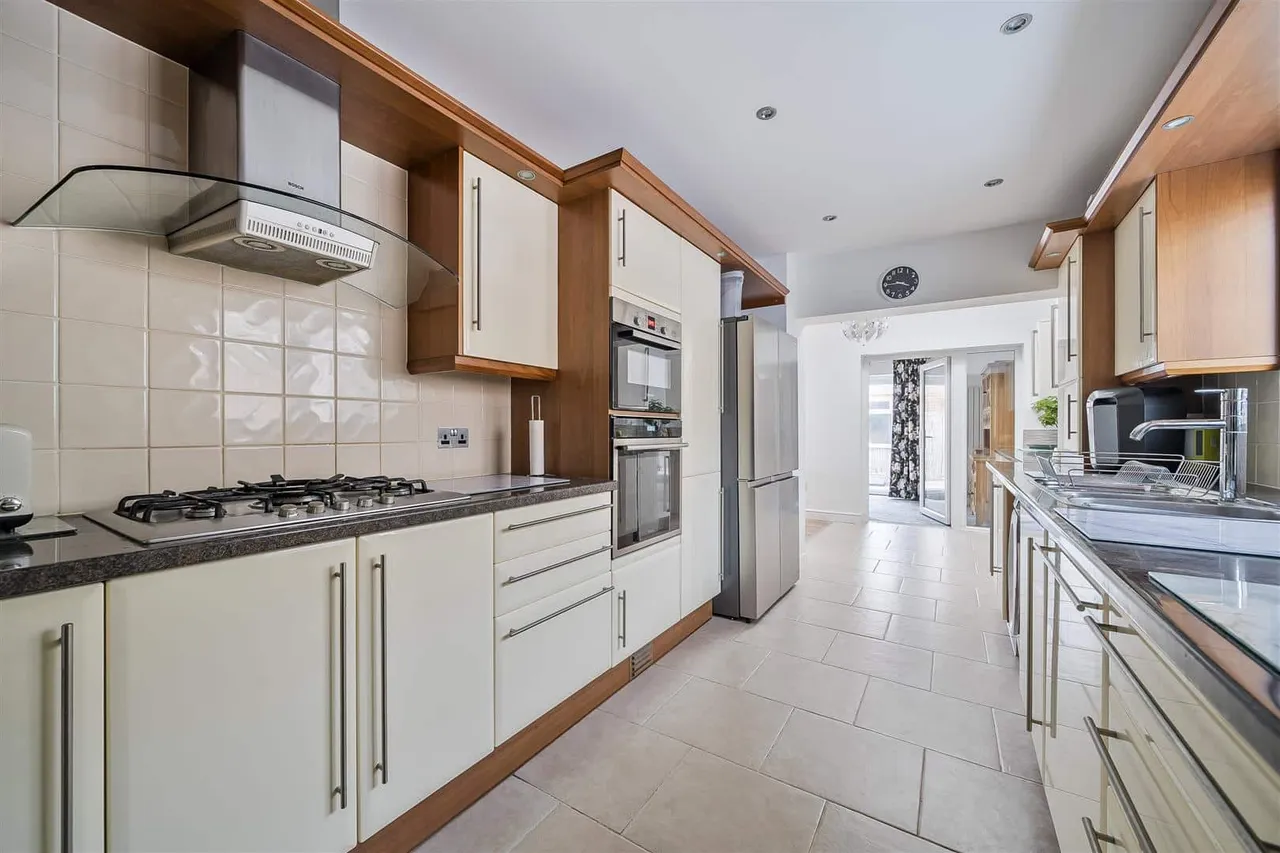 Bowes Avenue, Margate, Kent, CT9 5EP, photo 2