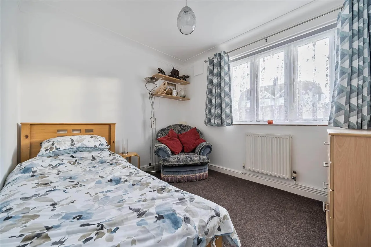 Bowes Avenue, Margate, Kent, CT9 5EP, photo 17