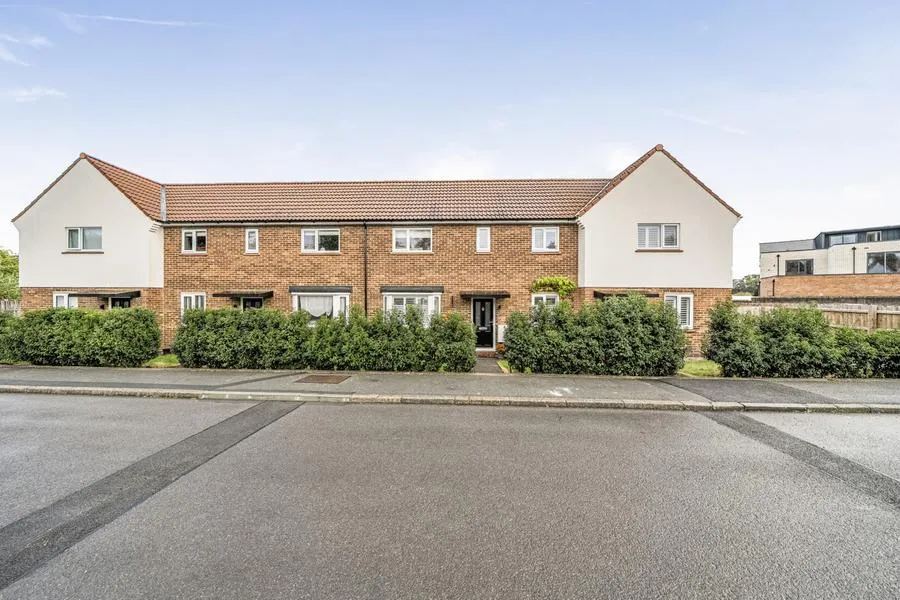 Cavalry Crescent, Windsor, SL4, photo 12