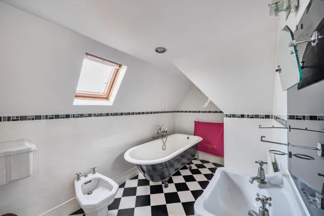 Dollis Avenue, London, N3, photo 18