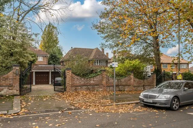 Dollis Avenue, London, N3, photo 20