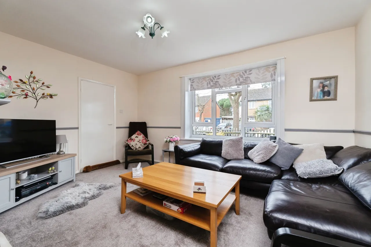Carisbrooke Road, Mitcham, photo 2