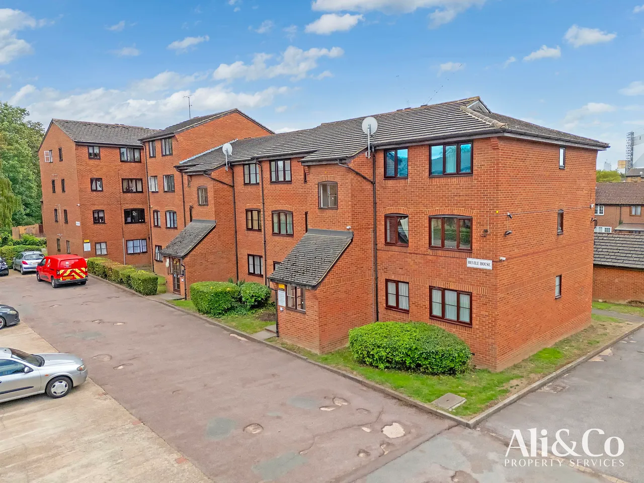 2 bed flat for sale — Argent Street, Grays, Essex, RM17 6RR
