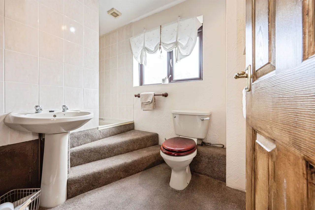 Abbotts Way, Wingrave, HP22, photo 18