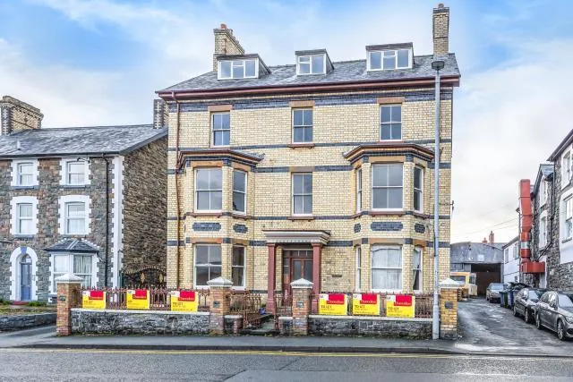 1 bed flat to rent, Temple Street, Llandrindod Wells, LD1