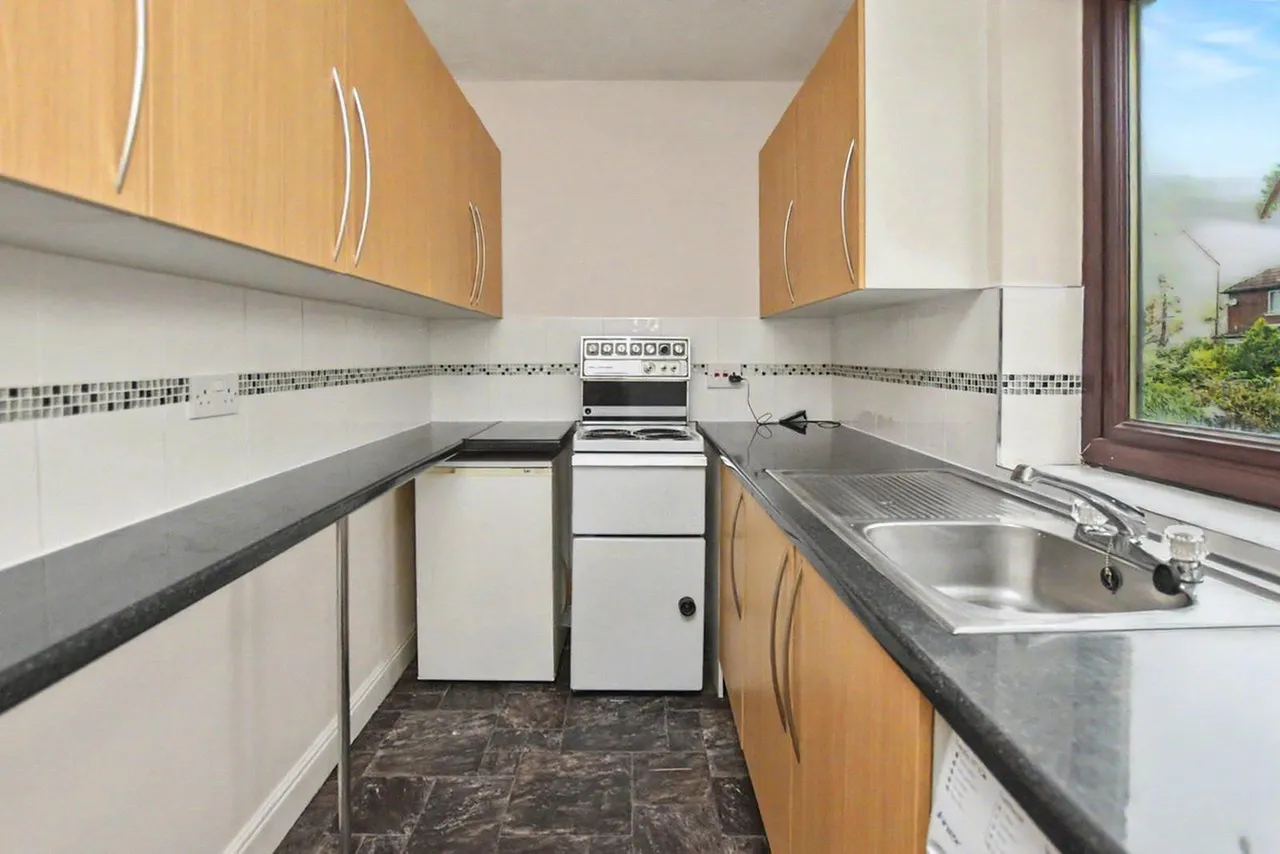 Clifton Place, Pudsey, LS28, photo 3