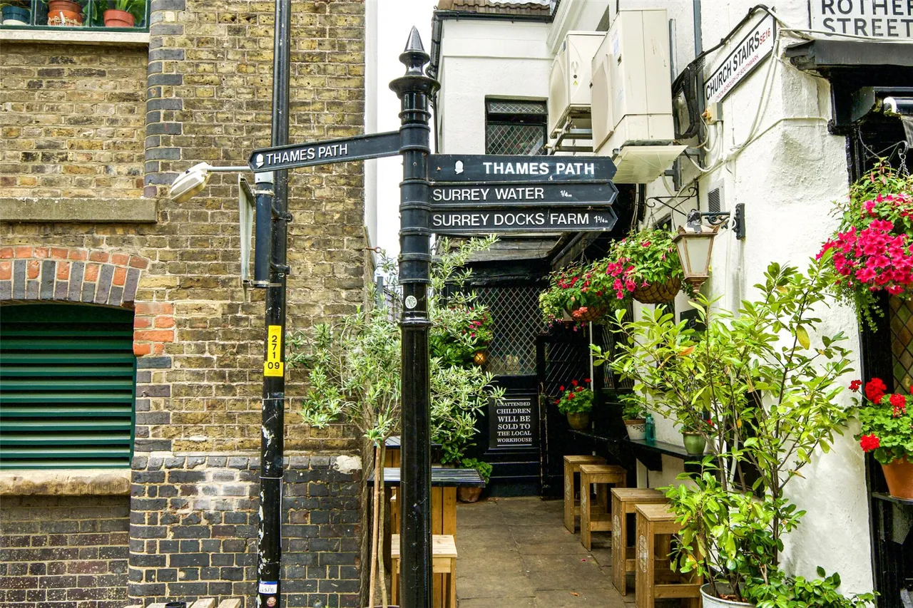 Swan Road, SE16, photo 29