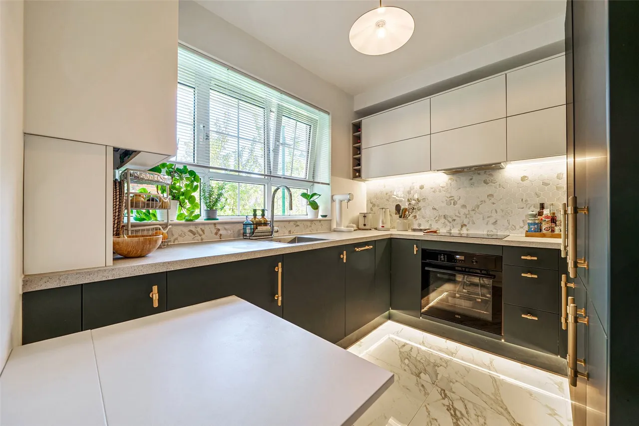 Swan Road, SE16, photo 18