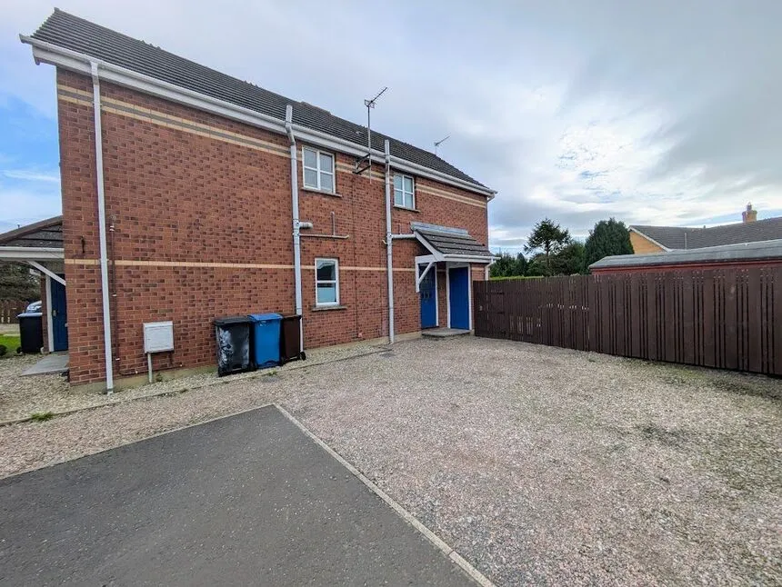 2 bed house to rent, Movilla Road, Newtownards, BT23