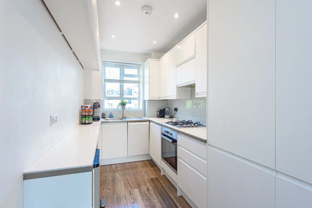 16 Dennington House, Dennington Park Road, London, photo 8