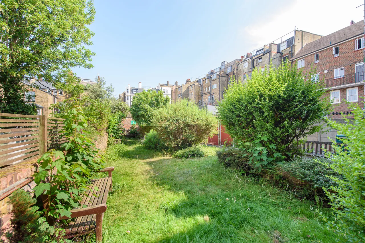 16 Dennington House, Dennington Park Road, London, photo 9