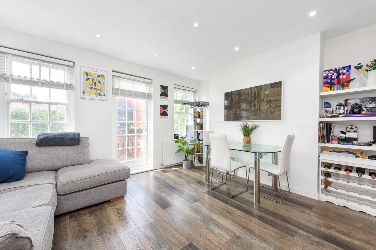 1 bed flat for sale — 16 Dennington House, Dennington Park Road, London