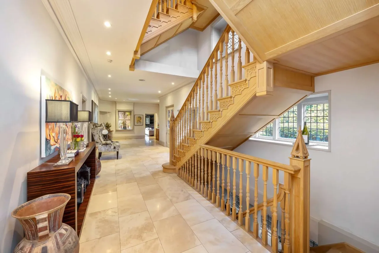 Seven Hills Road, Hersham, Walton-on-Thames, Surrey, KT12 4DG, photo 10