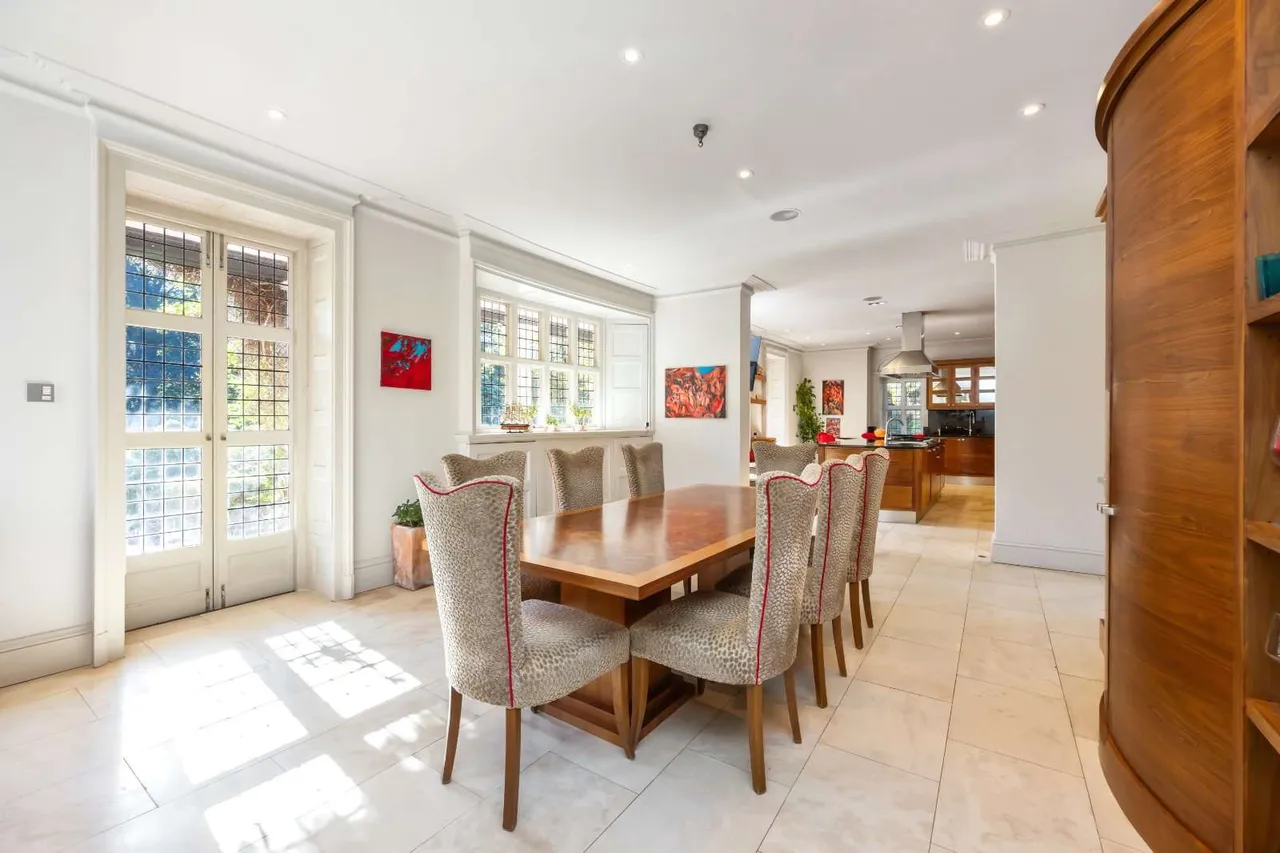 Seven Hills Road, Hersham, Walton-on-Thames, Surrey, KT12 4DG, photo 9