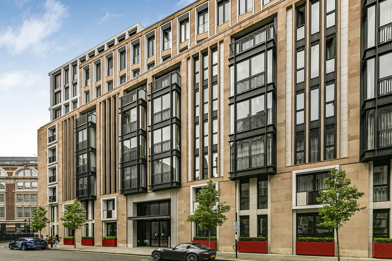 1 bed flat to rent, Portugal Street, London, WC2A