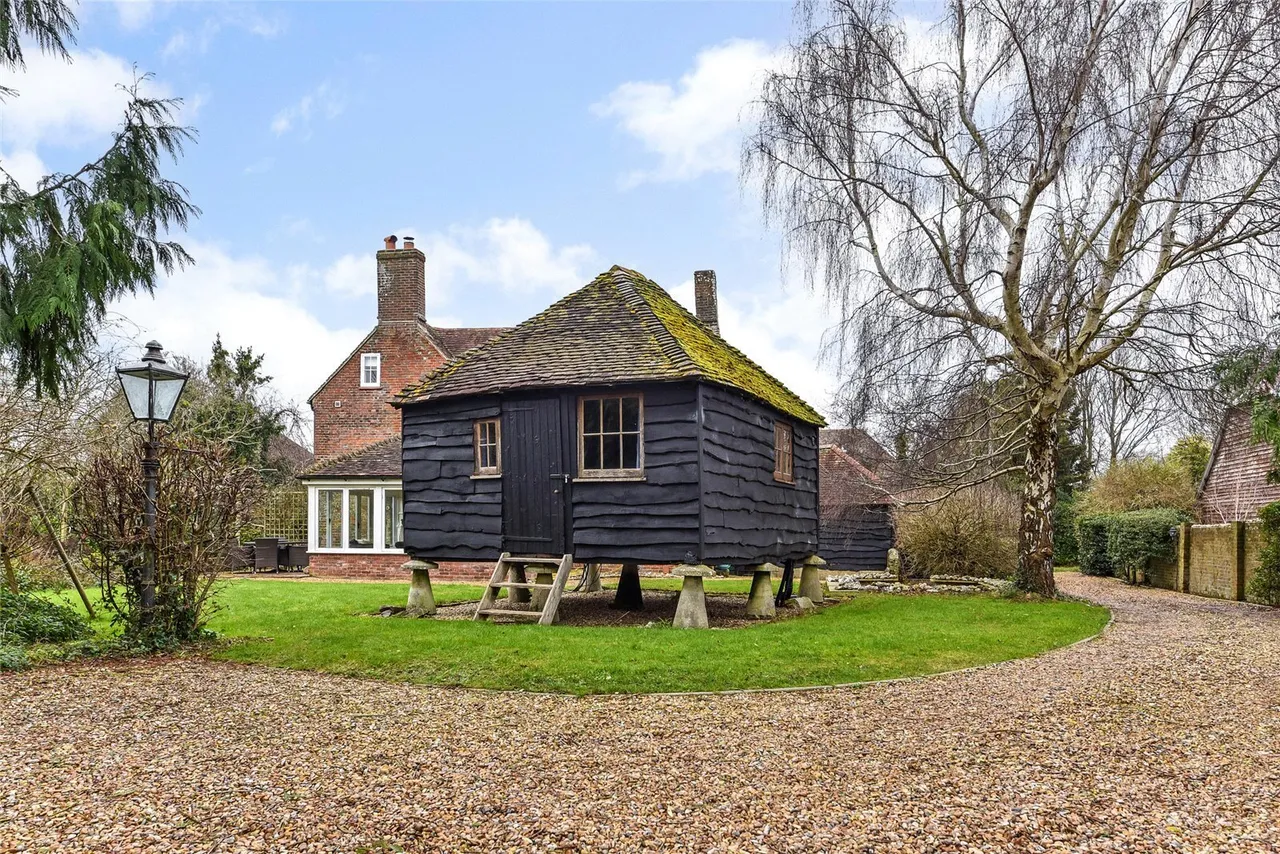 Church Lane, Northney, PO11, photo 17
