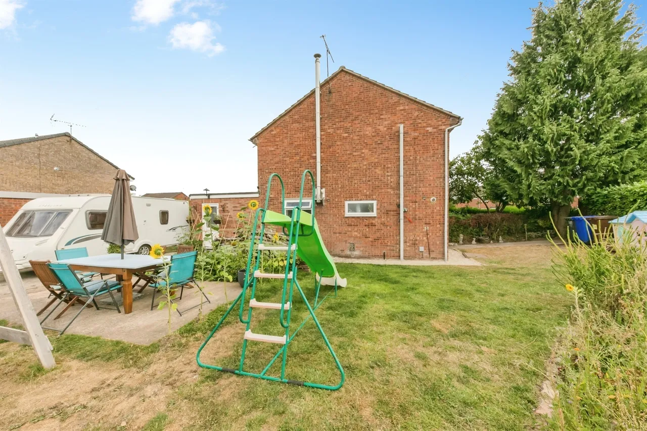 Oak Close, Uttoxeter, ST14, photo 16
