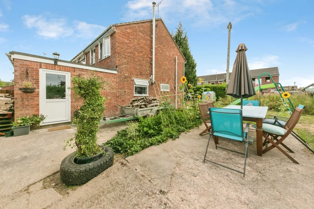 Oak Close, Uttoxeter, ST14, photo 11