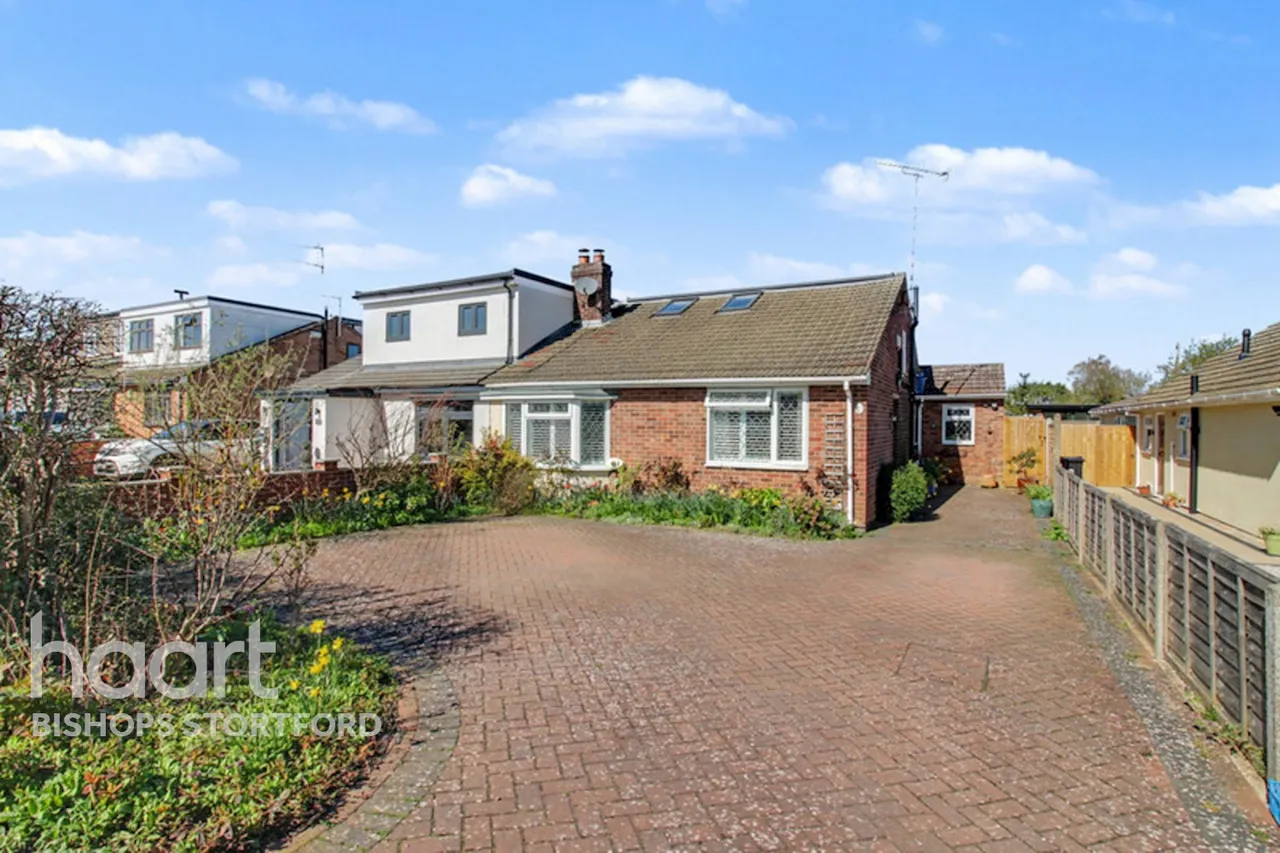 3 bed house for sale, New Road, Bishop's Stortford, CM22