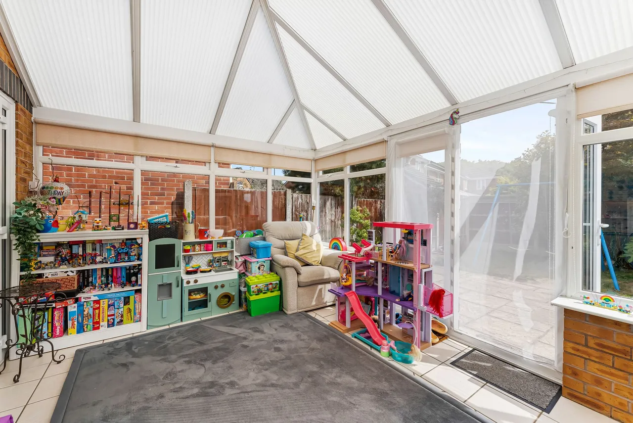 Foxley Heath, Widnes, WA8 7EB, photo 13