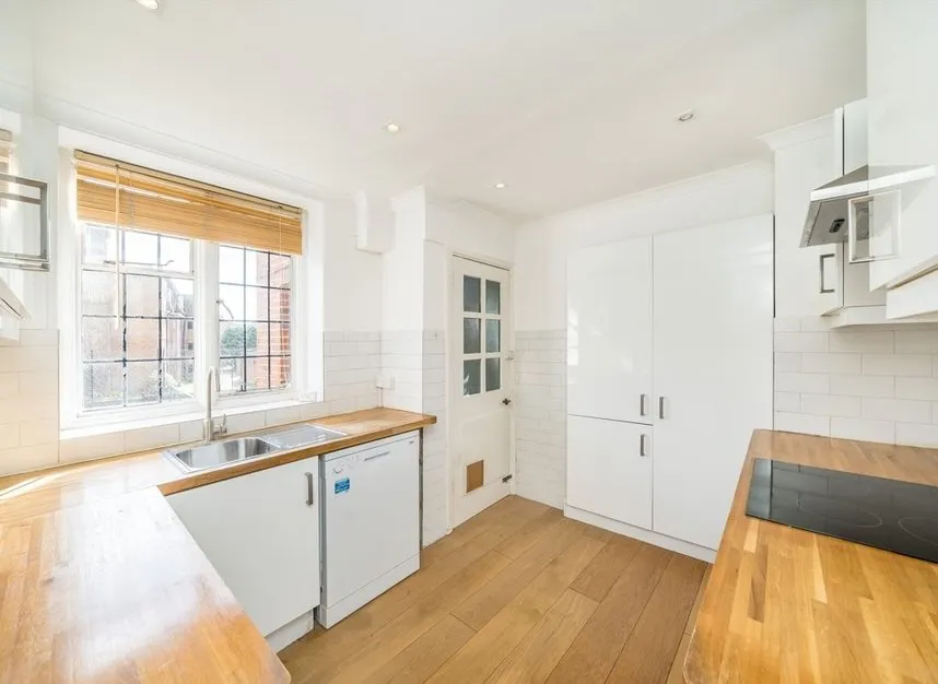 Portsmouth Road, Putney, SW15, photo 4