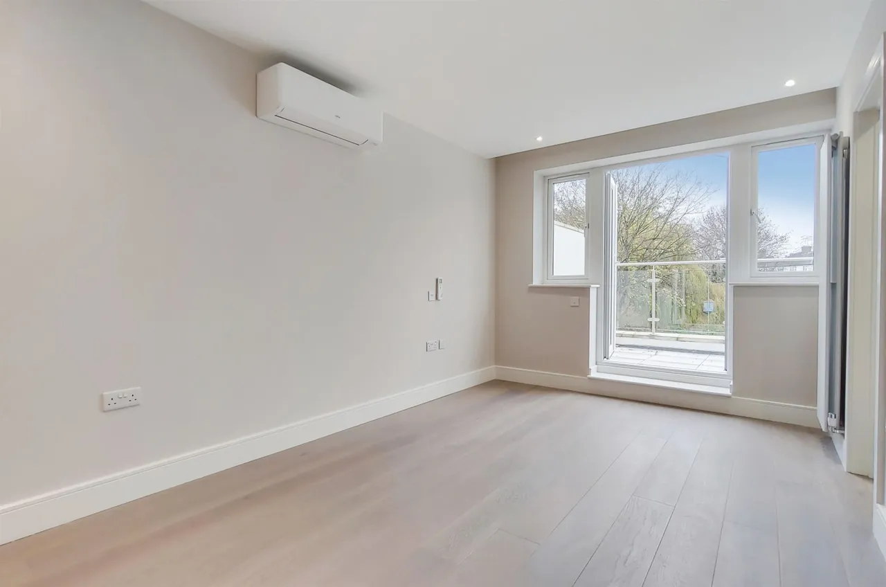 Bridge Lane, London, NW11, photo 4