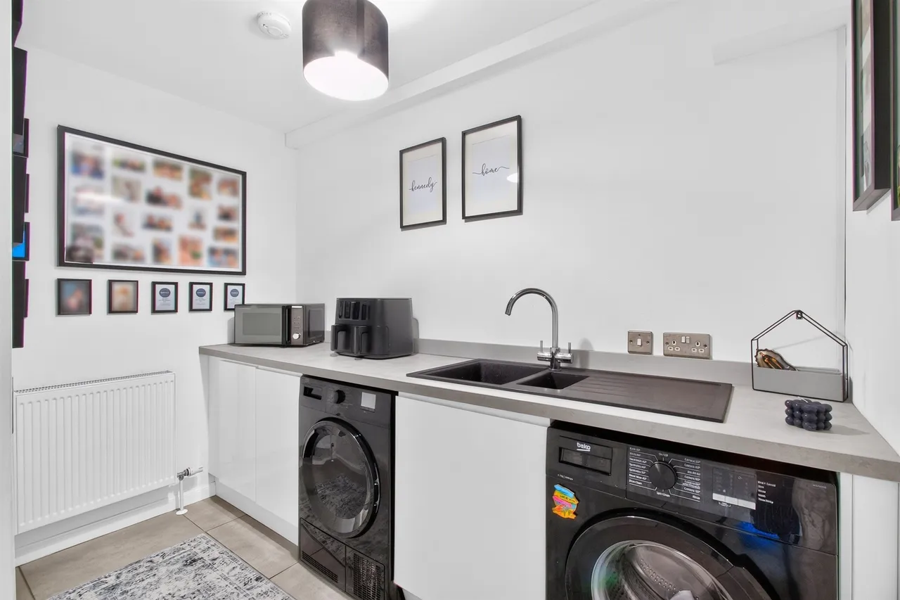 Auchenbothie Crescent, Glasgow, photo 9
