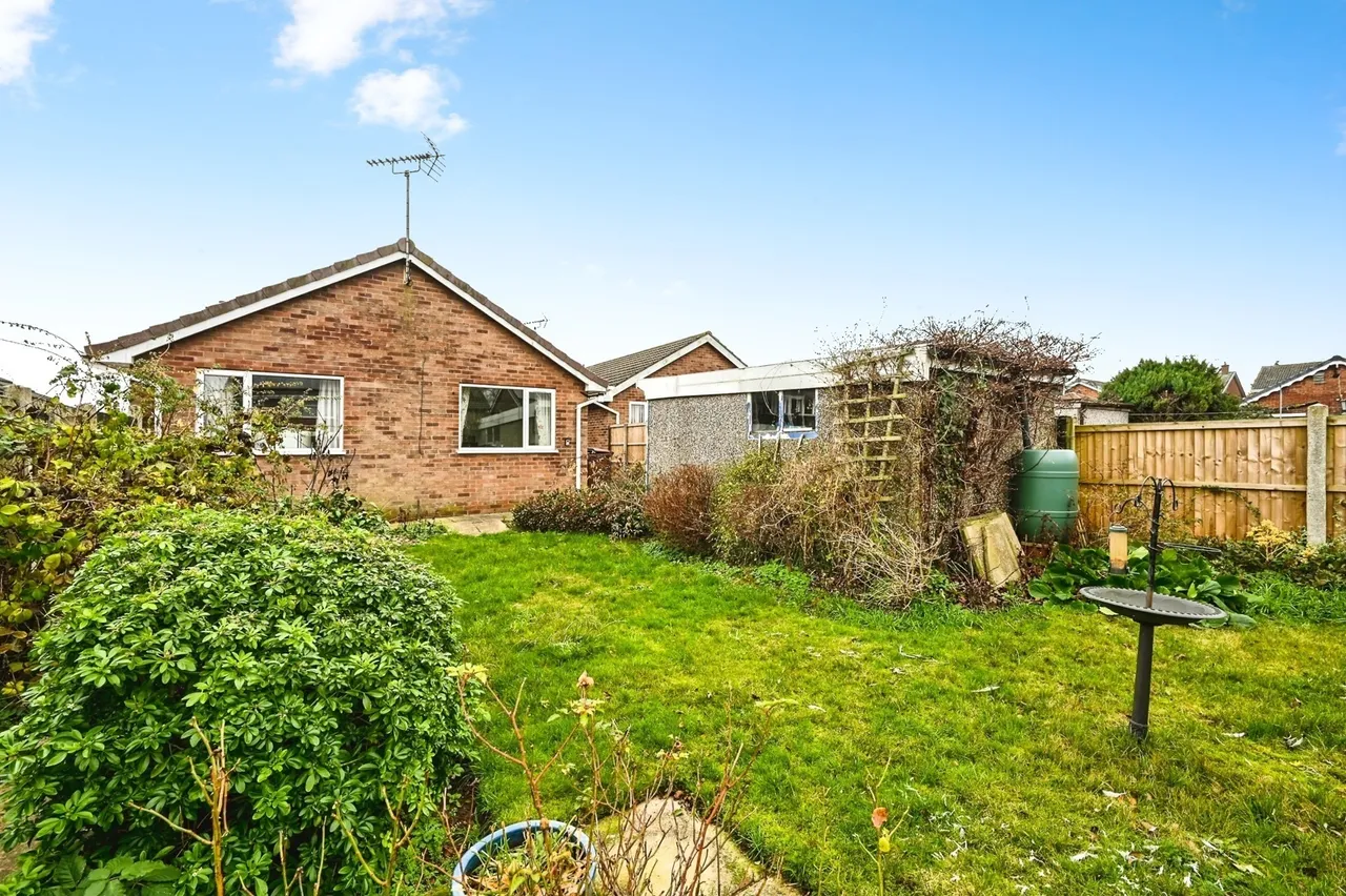 Beverley Close, Rainworth, Mansfield, Nottinghamshire, NG21, photo 21
