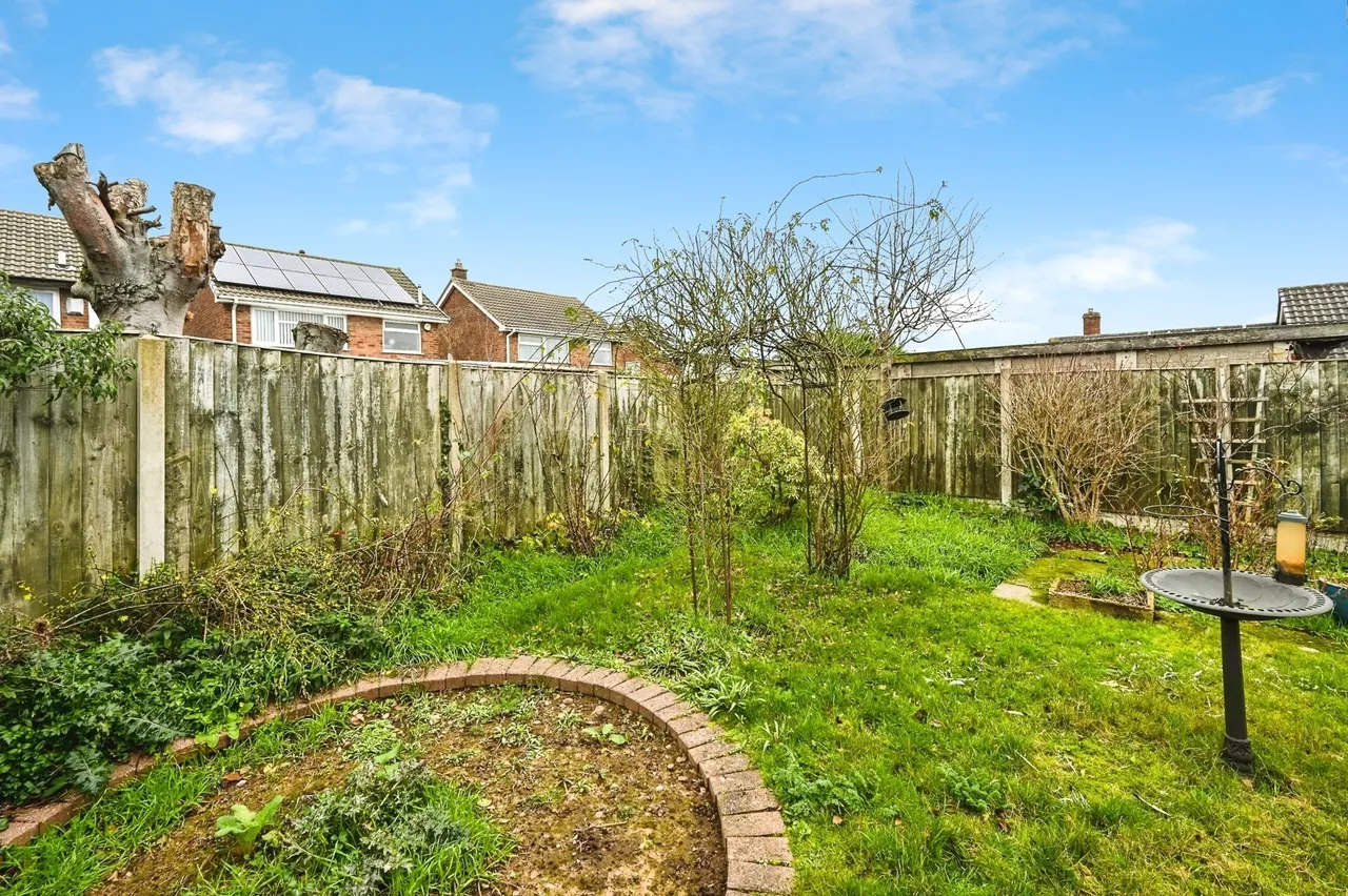 Beverley Close, Rainworth, Mansfield, Nottinghamshire, NG21, photo 20