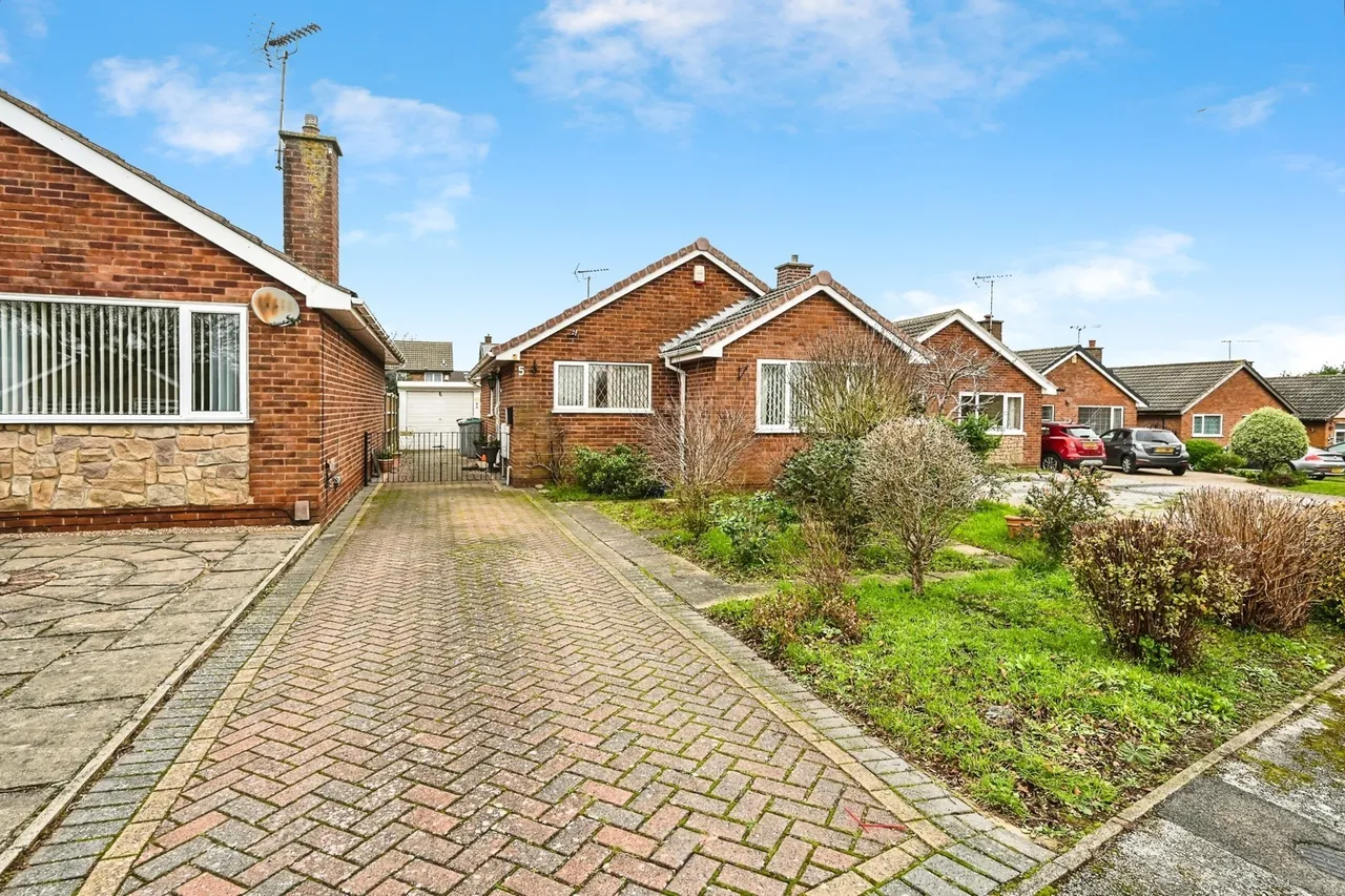 2 bed house for sale — Beverley Close, Rainworth, Mansfield, Nottinghamshire, NG21